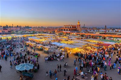 Djemaa el Fna mit der Koutoubia Moschee